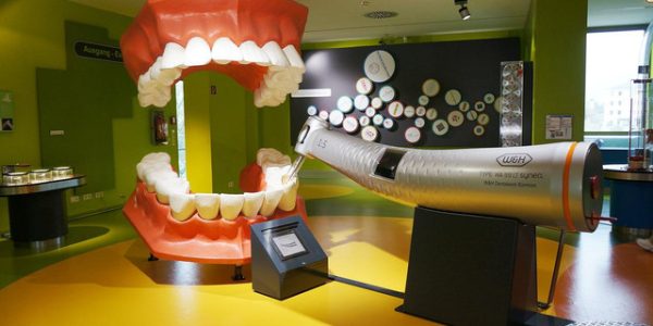 Jak usunąć żółte zęby u dziecka